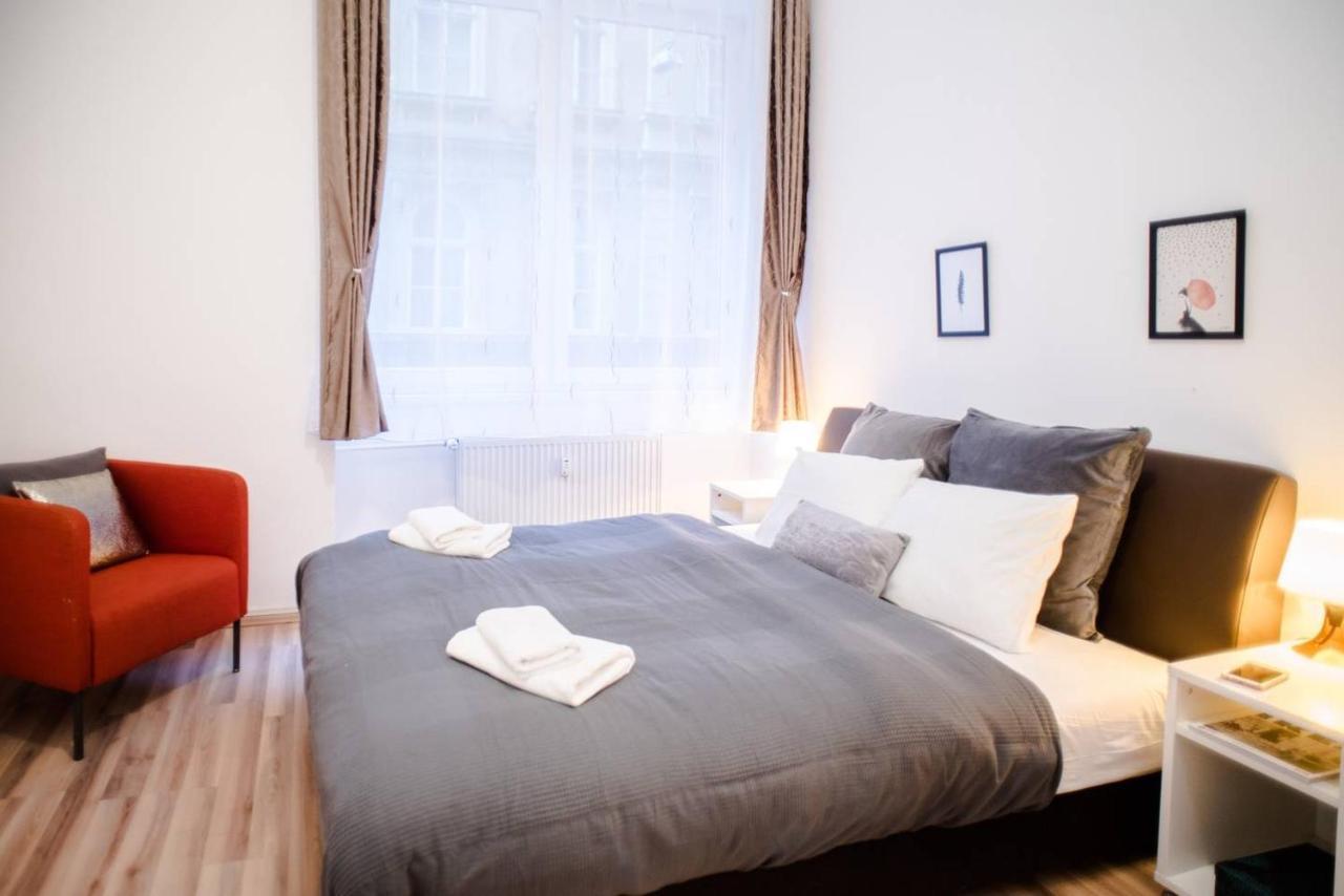 Very Central Spacious Ac Apartment Boedapest Buitenkant foto