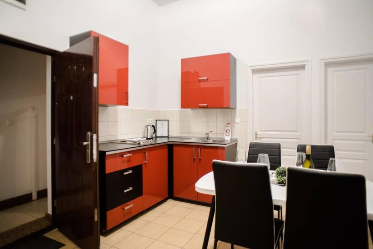 Very Central Spacious Ac Apartment Boedapest Buitenkant foto