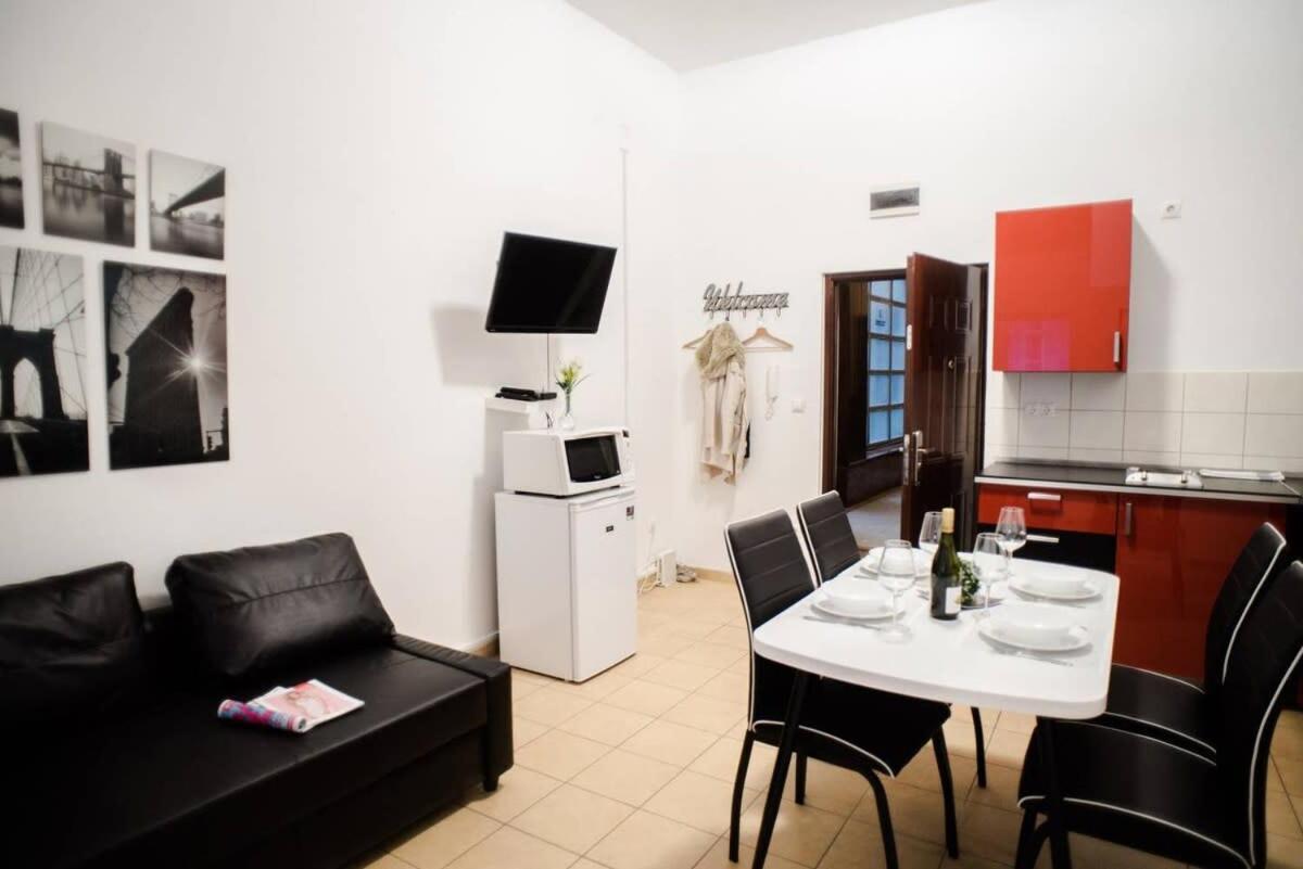 Very Central Spacious Ac Apartment Boedapest Buitenkant foto
