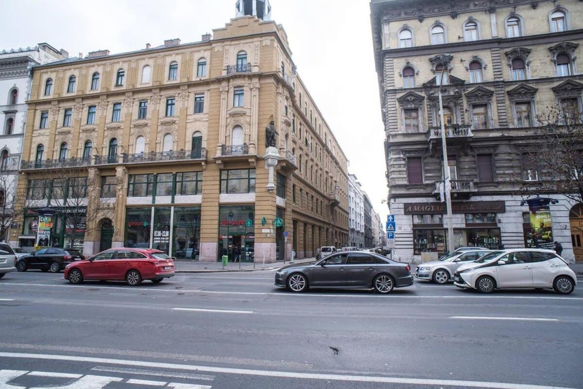 Very Central Spacious Ac Apartment Boedapest Buitenkant foto